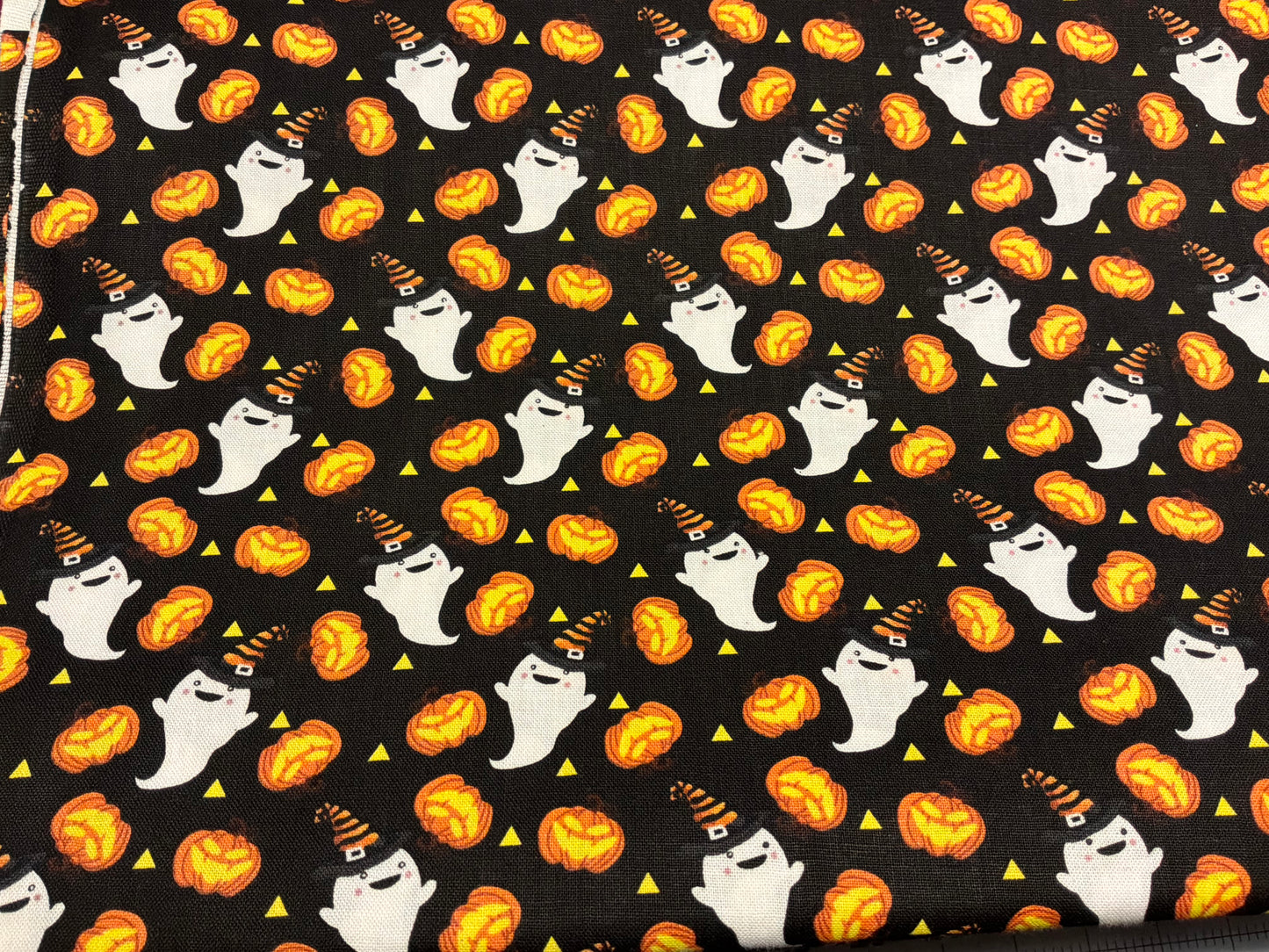 MDG Ghostly Pumpkin Patch Black- 7/8 end of Bolt