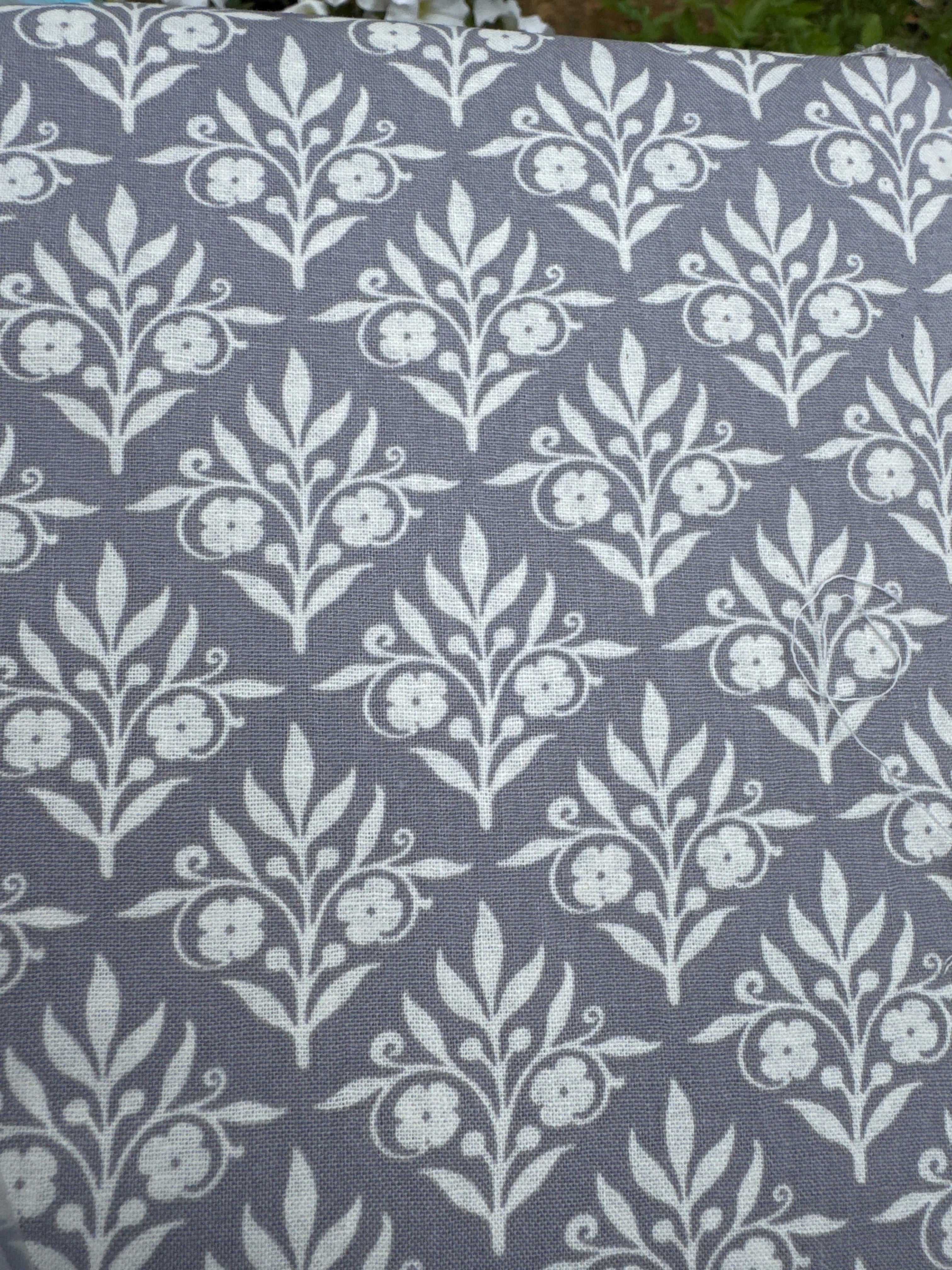 Sweet Scroll — Grey | Emma & Mila