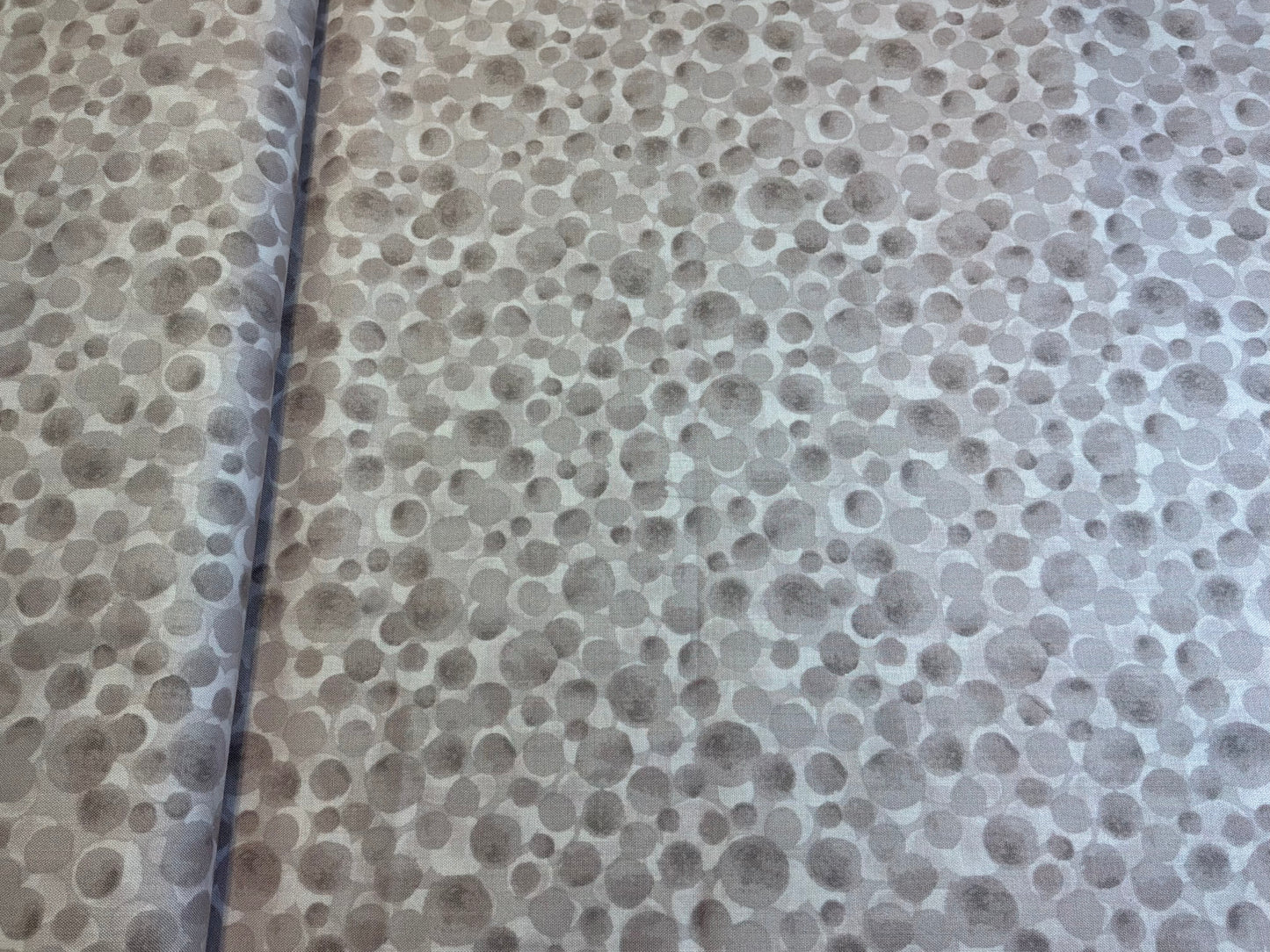 Lewis & Irene – Threaded With Love: Bumbleberries (Grey/Taupe)