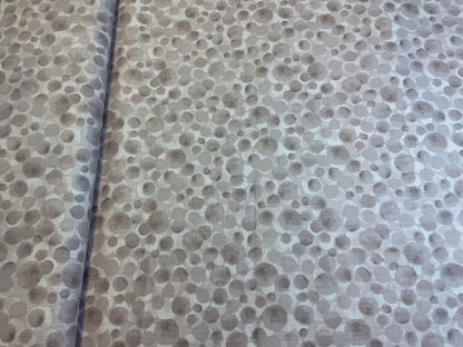 Lewis & Irene – Threaded With Love: Bumbleberries (Grey/Taupe)